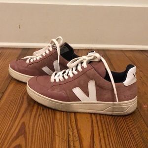 Veja V-12 sneakers size 36